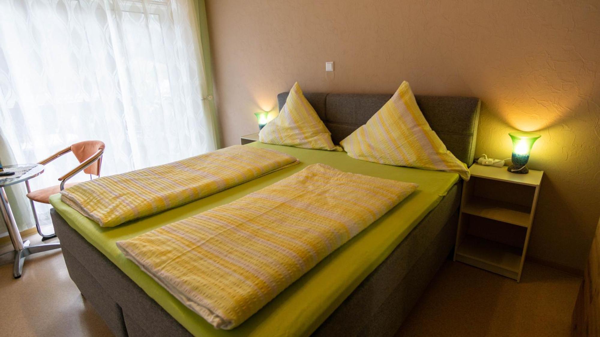 Ferienwohnung Und Gaestezimmer Reis-Kohl Mehring  Kamer foto